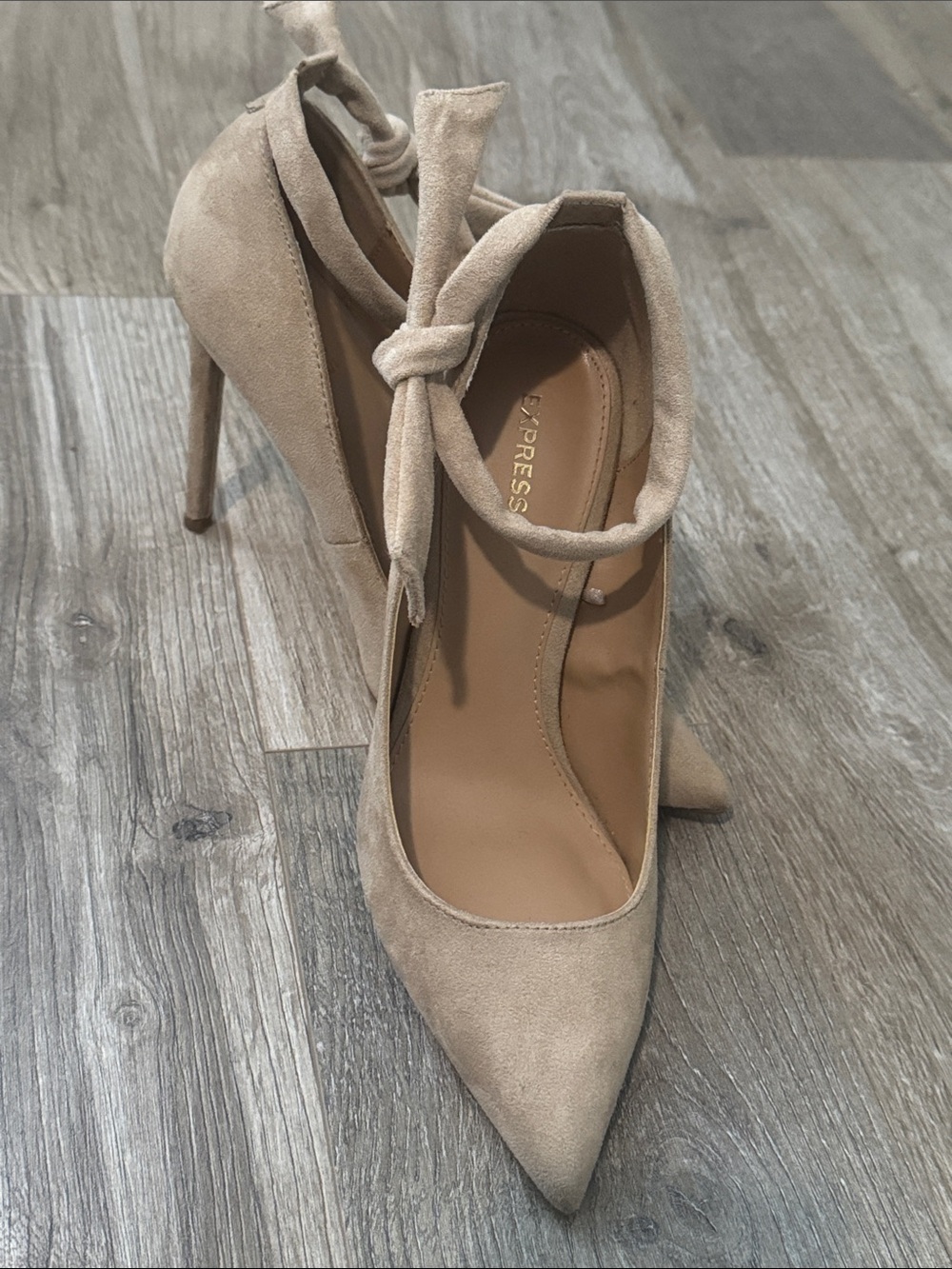 Express Women’s Wide Leg Tan Suede Pointed-Toe Ankle-Tie 4.5" Heels Size 9